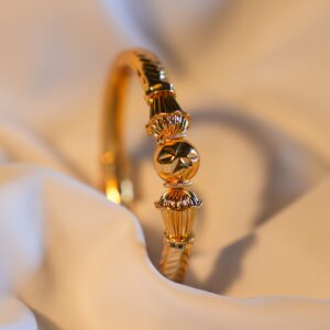 Regal Sculpture Bangle
