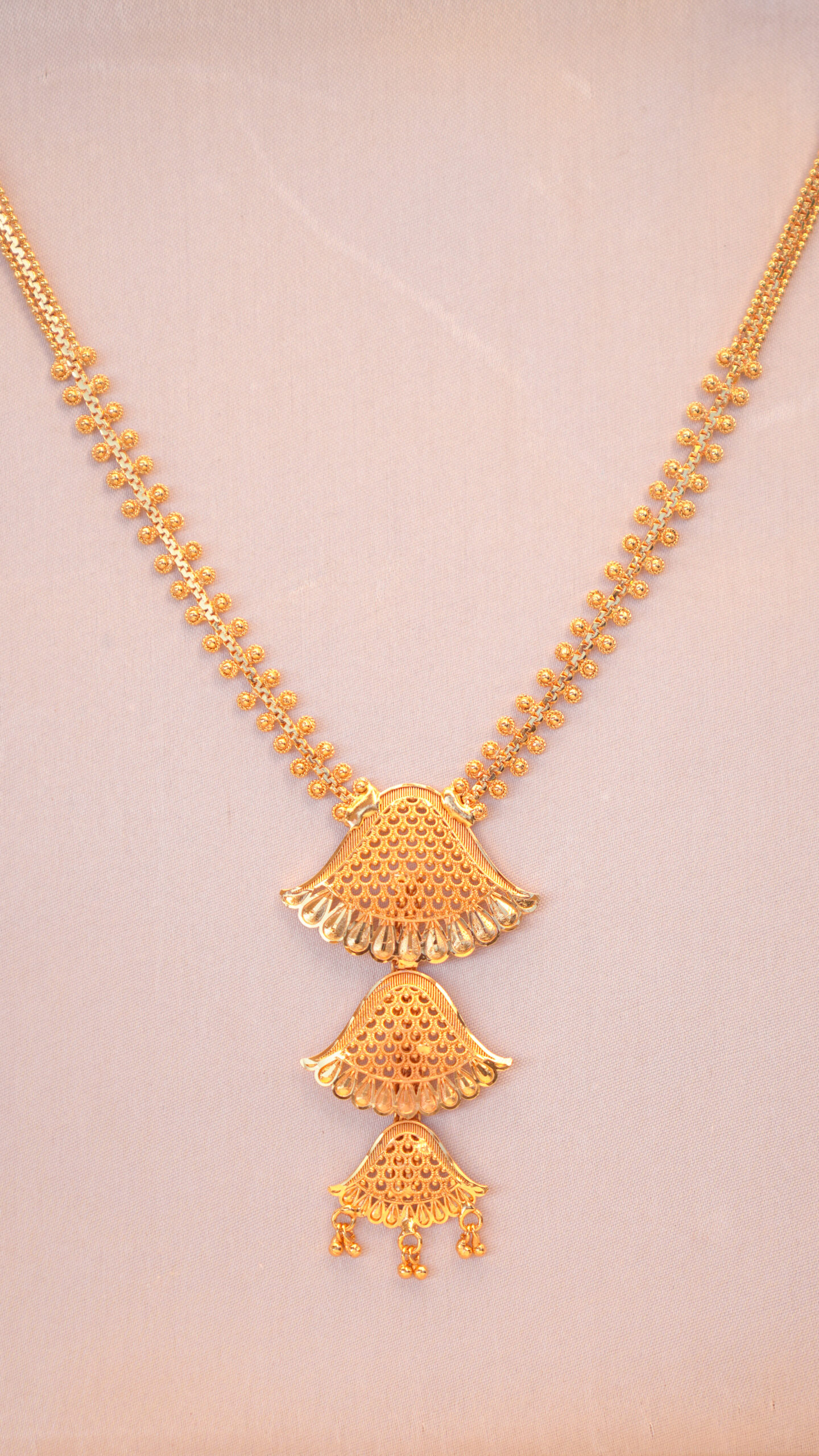Elegant Gold-Plated Tiered Necklace & Stud Earring Set | Filigree Fan Design - Image 3