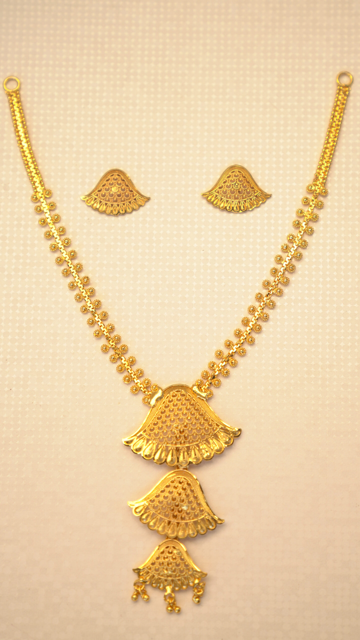 Elegant Gold-Plated Tiered Necklace & Stud Earring Set | Filigree Fan Design
