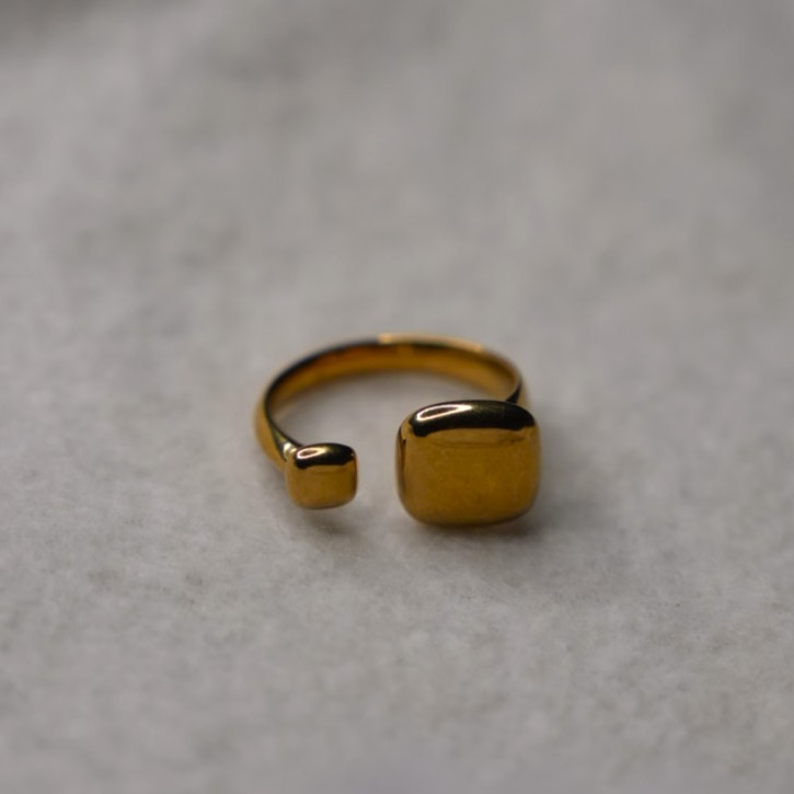 Minimalist Square Ring