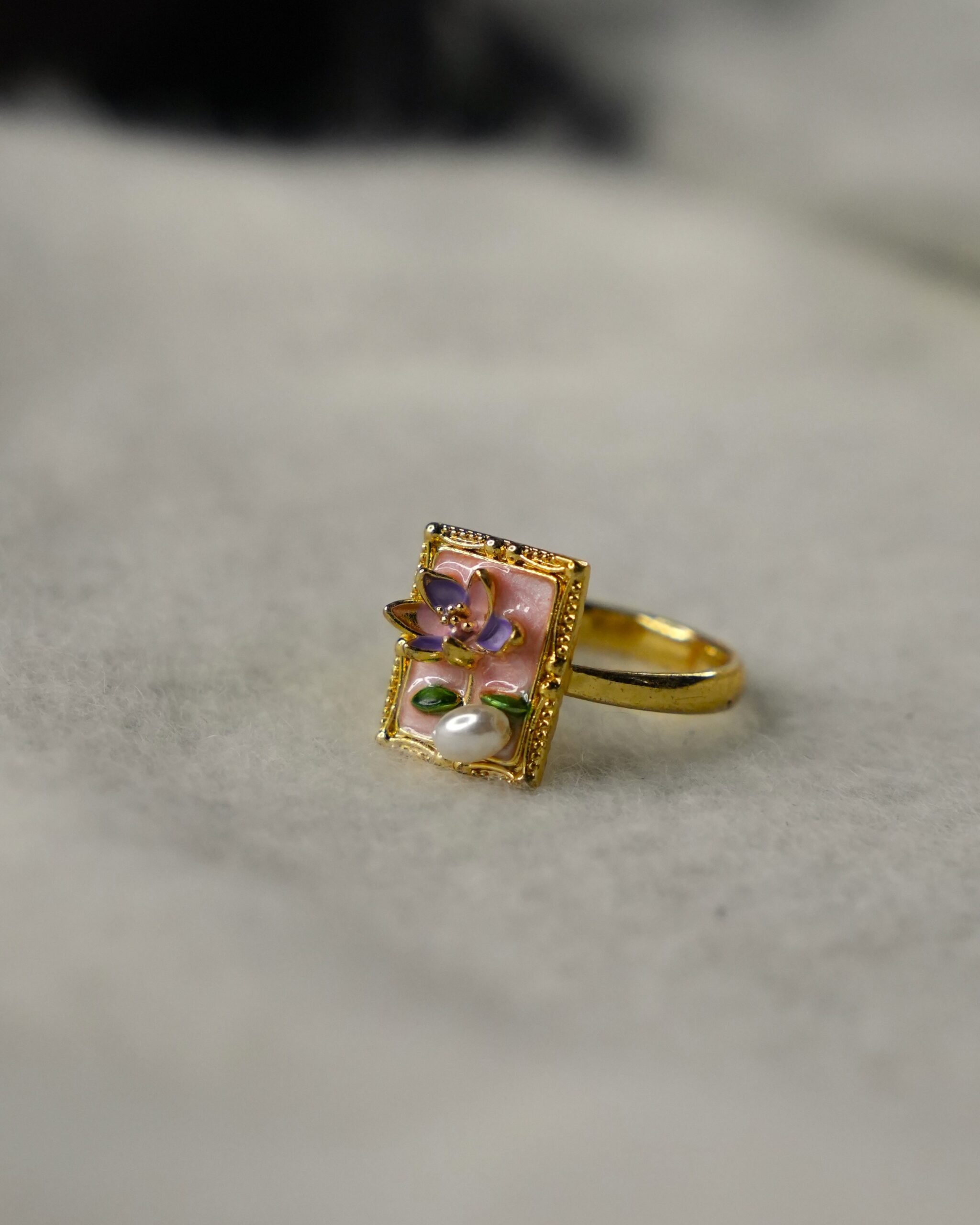 Heirloom Floral Plate Ring